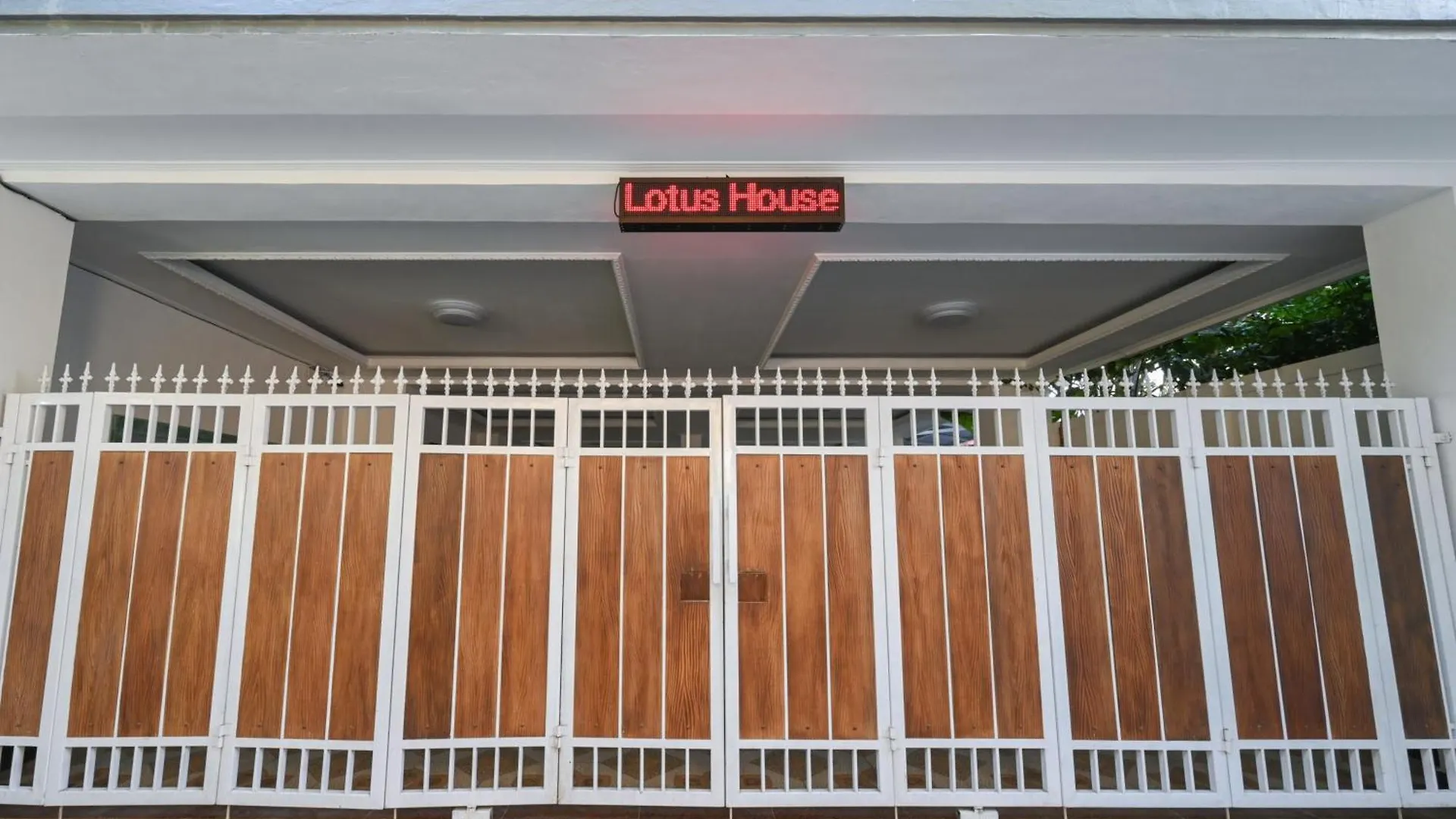 Guest house Reddoorz At Lotus House Seminyak Hotel Indonesia