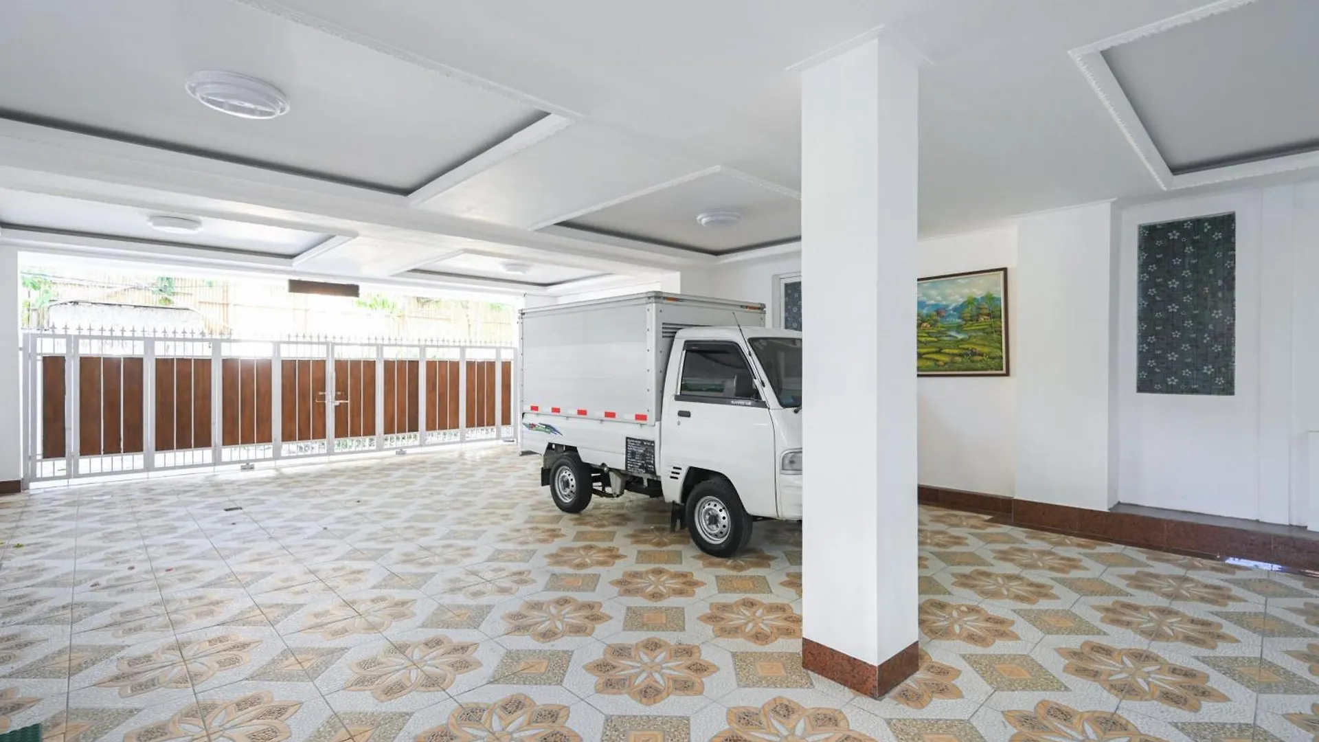 Reddoorz At Lotus House Seminyak Hotel